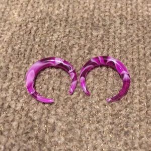 6g horse shoe earrings